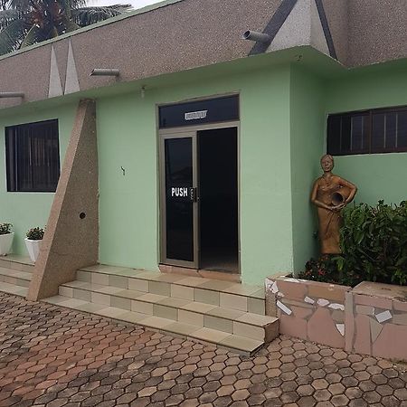 Ideas Hotel Sunyani Экстерьер фото